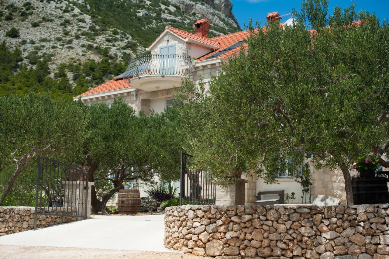 Villa Franka With Swimming Pool Bol Exteriör bild