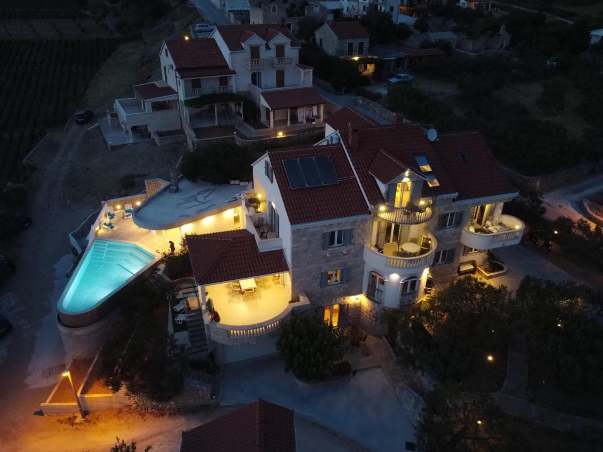 Villa Franka With Swimming Pool Bol Exteriör bild