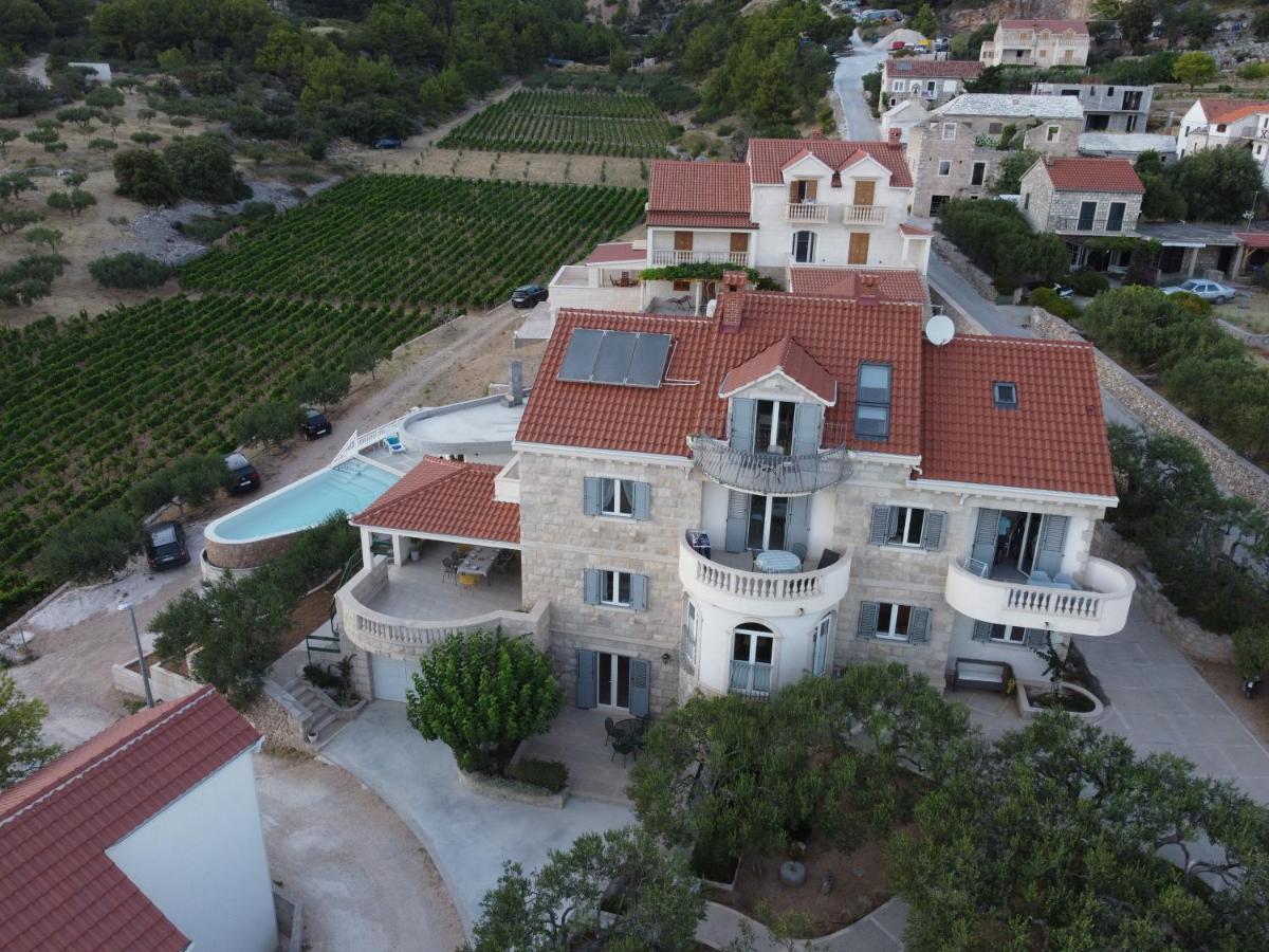 Villa Franka With Swimming Pool Bol Exteriör bild