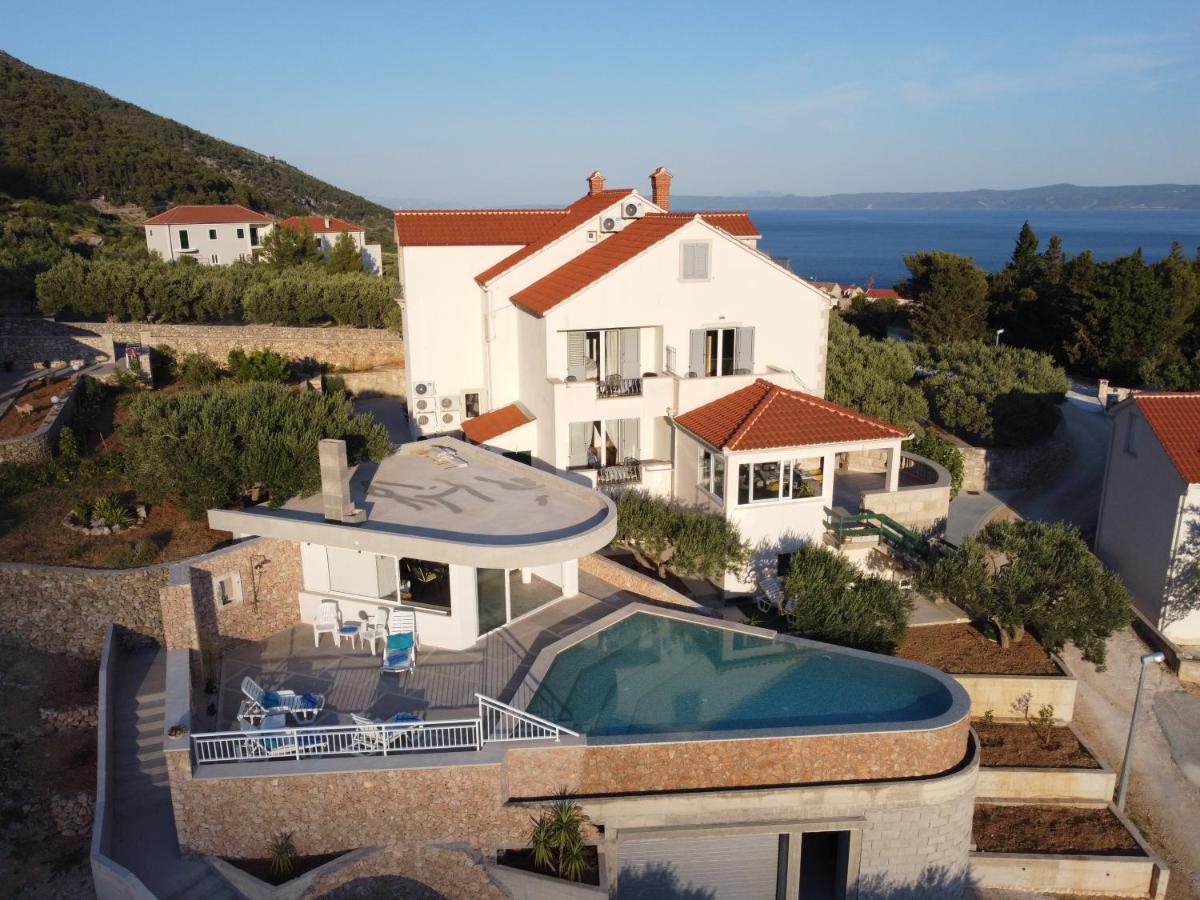 Villa Franka With Swimming Pool Bol Exteriör bild